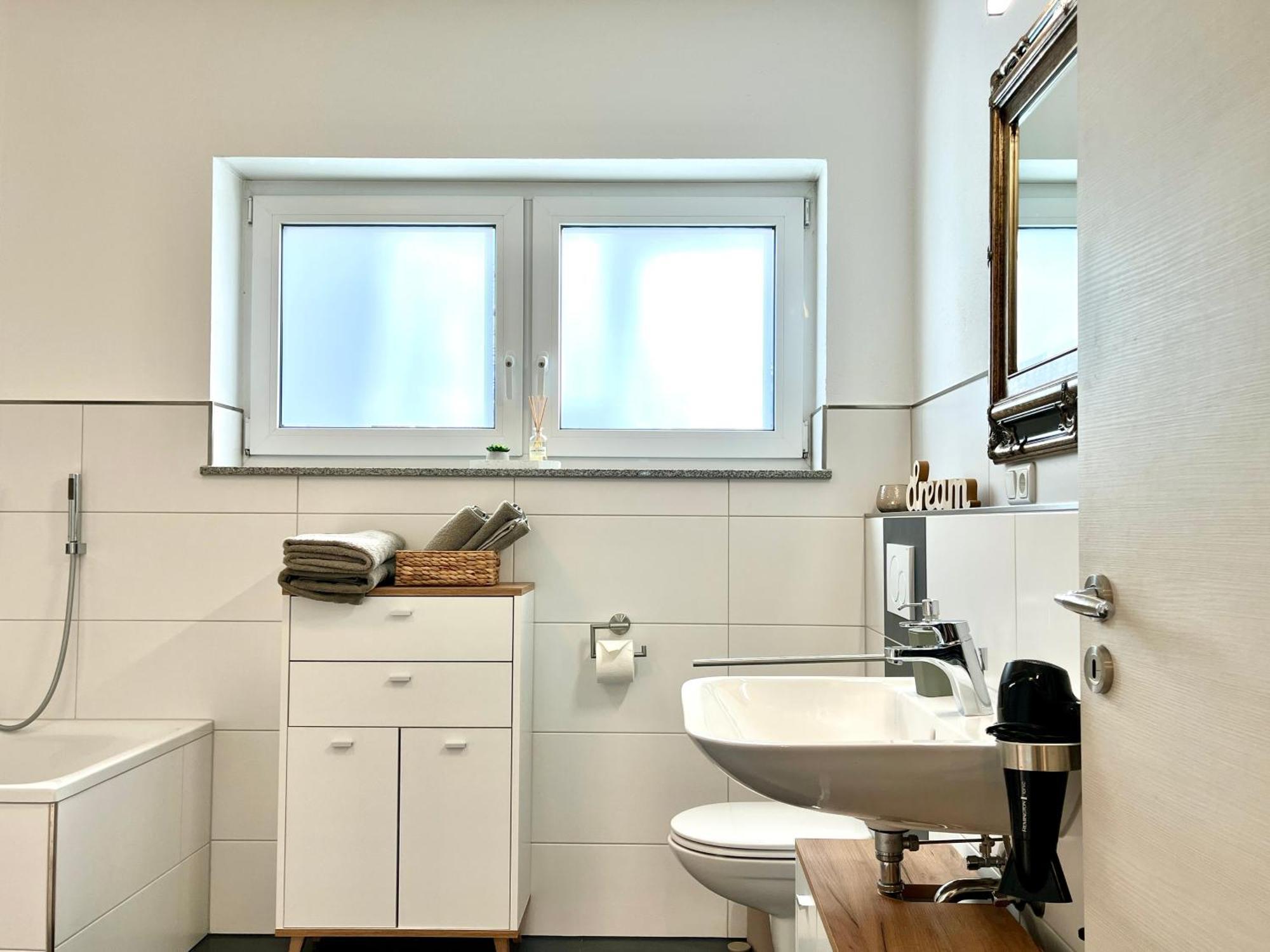 Ferienwohnung Moseltraum, 1-6 Pers, Mit 3 Schlafzimmer Und Panoramabalkon Müden Buitenkant foto