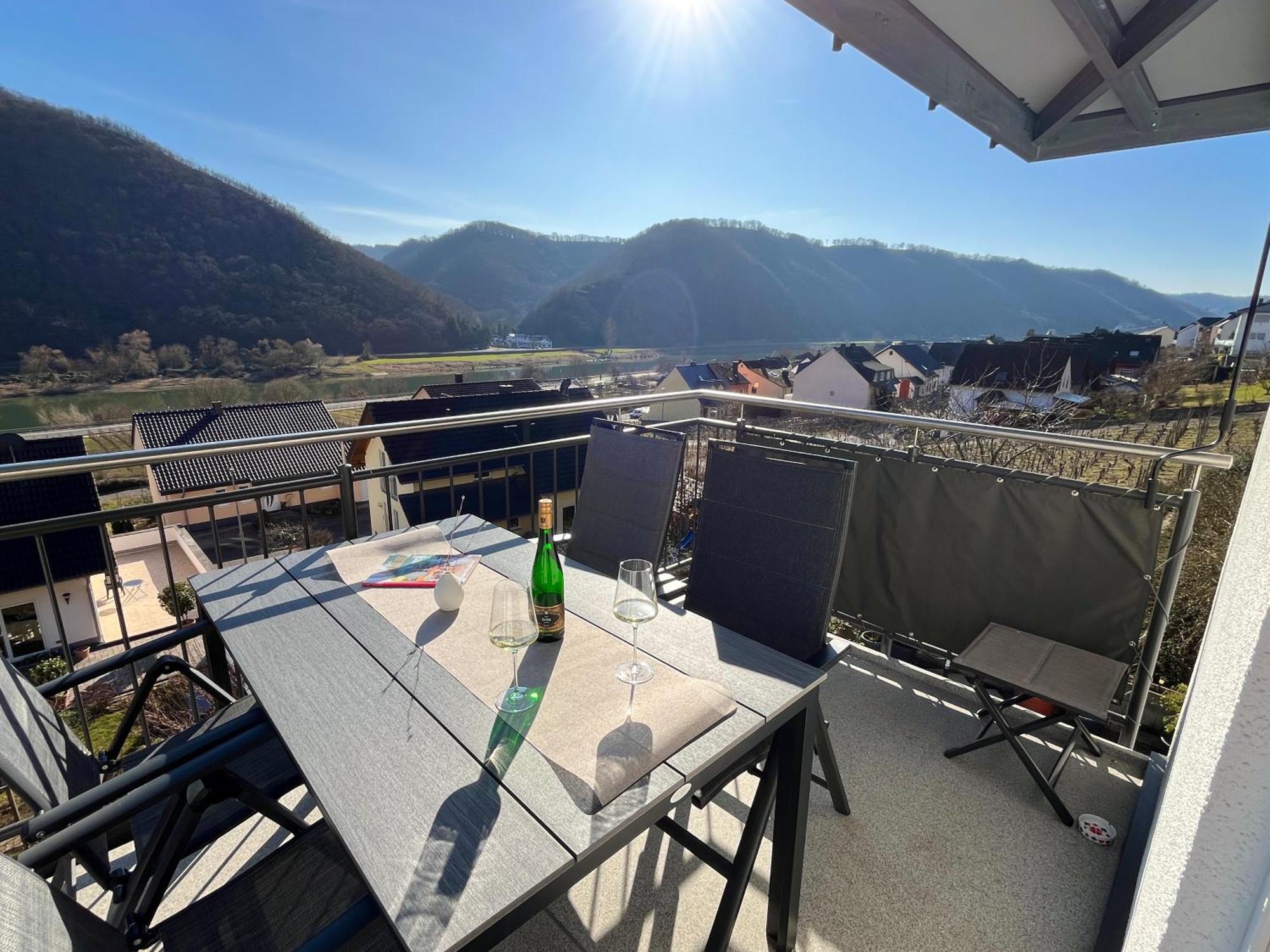 Ferienwohnung Moseltraum, 1-6 Pers, Mit 3 Schlafzimmer Und Panoramabalkon Müden Buitenkant foto