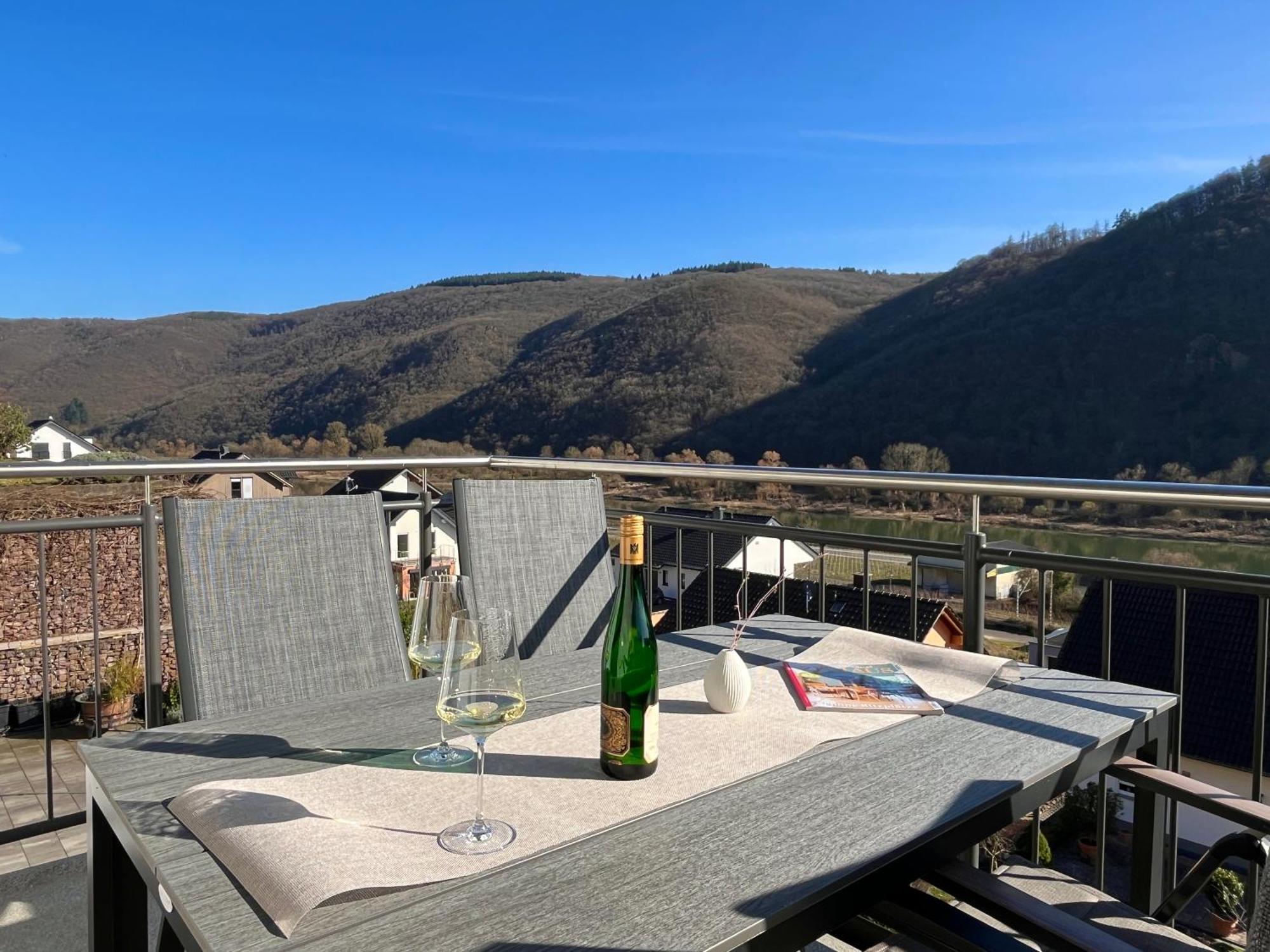 Ferienwohnung Moseltraum, 1-6 Pers, Mit 3 Schlafzimmer Und Panoramabalkon Müden Buitenkant foto